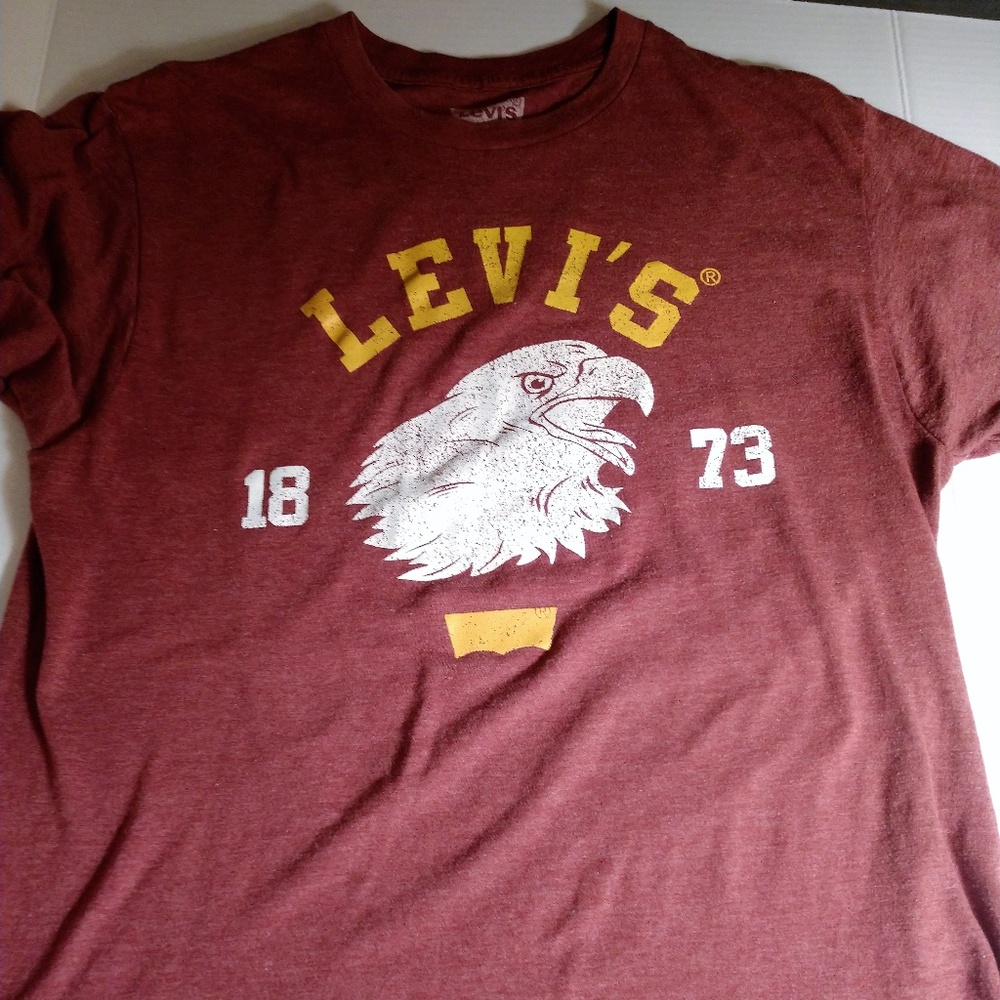 Men's Burgundy Short Sleeve Levi Shirt, Size M